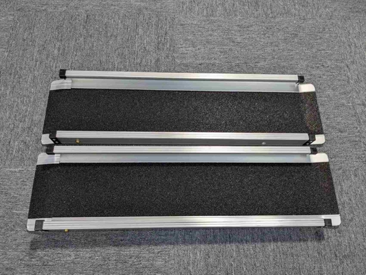 障壁のない車椅子アクセス モバイルで耐久性のある アルミ合金ランプ